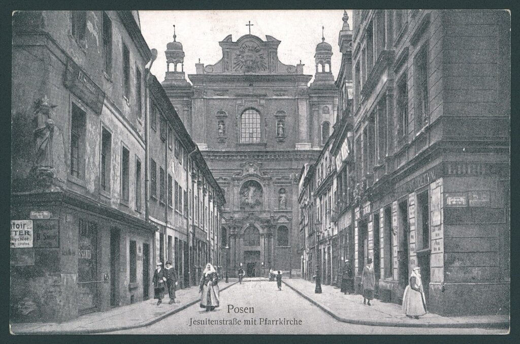 Ulica Jezuicka i kościół farny w Poznaniu na pocztówce z lat 1913-1917