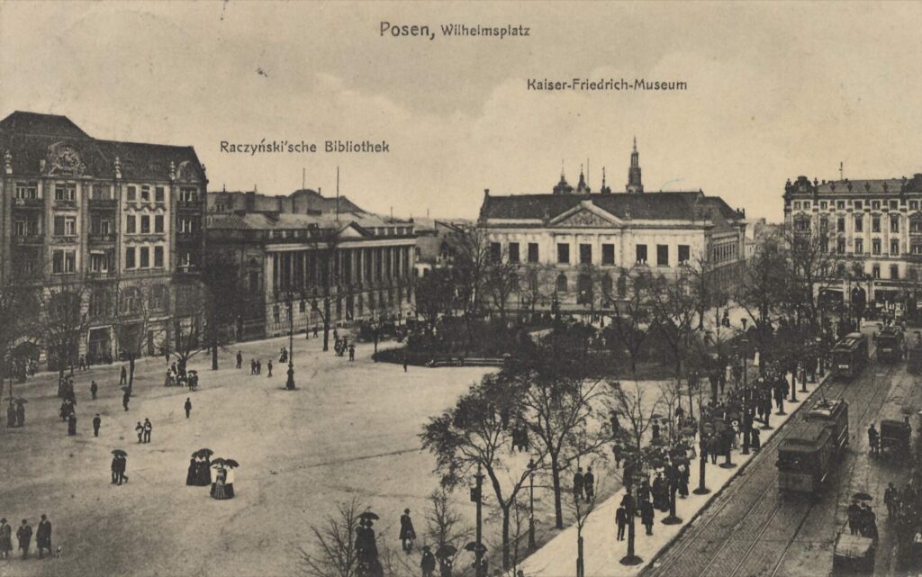 Plac Wolności z Biblioteką Raczyńskich na pocztówce z 1912 r.